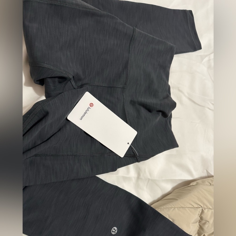 New - Wunder Train HR Crop 23” pockets
